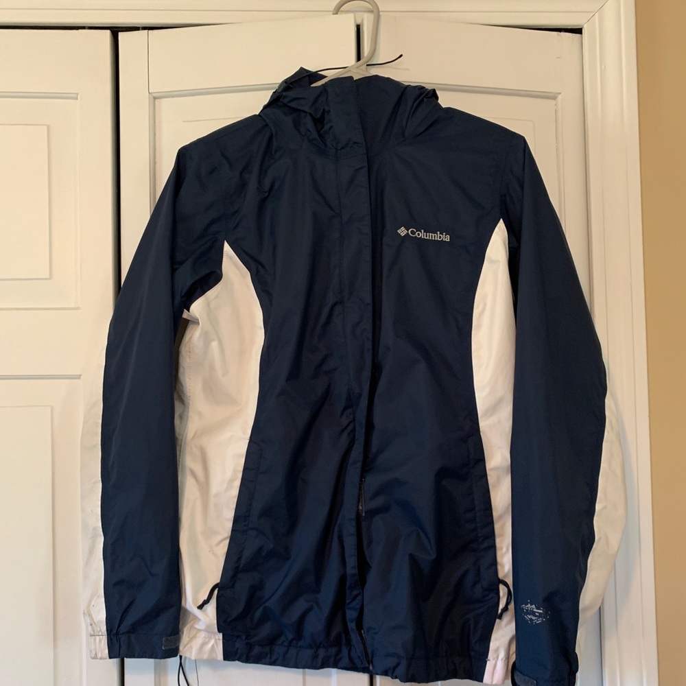 Women’s Columbia rain jacket